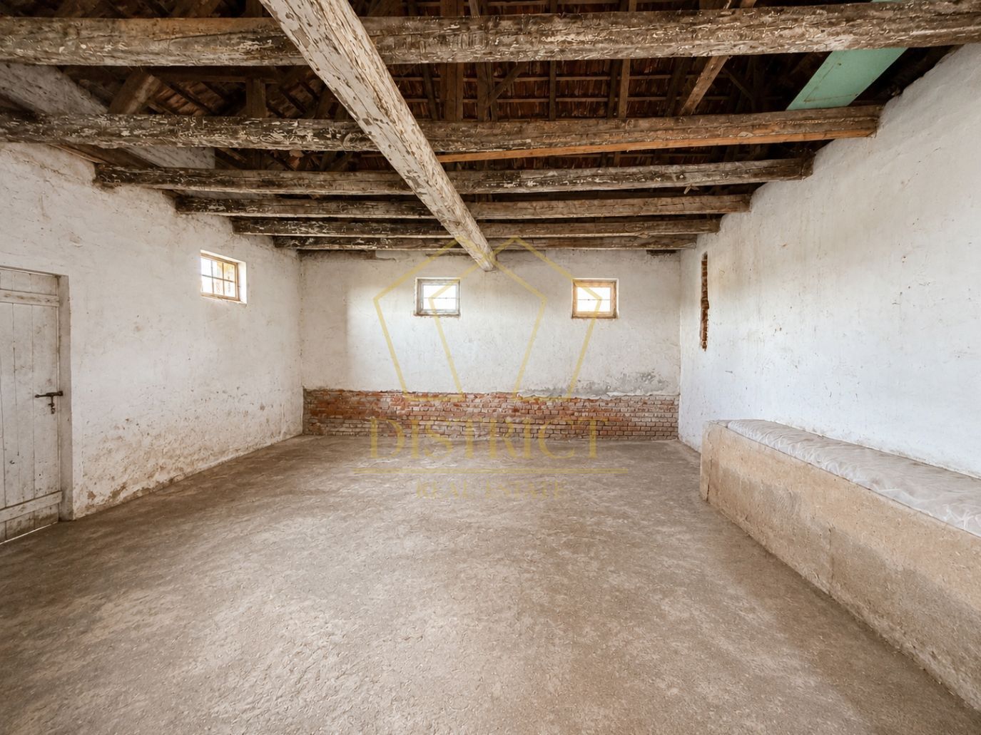 Casa cu istorie in Petrovaselo - Poză 10