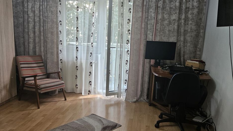 Parcul Trandafirilor, garsoniera in bloc de apartamente, loc parcare - Poză 3