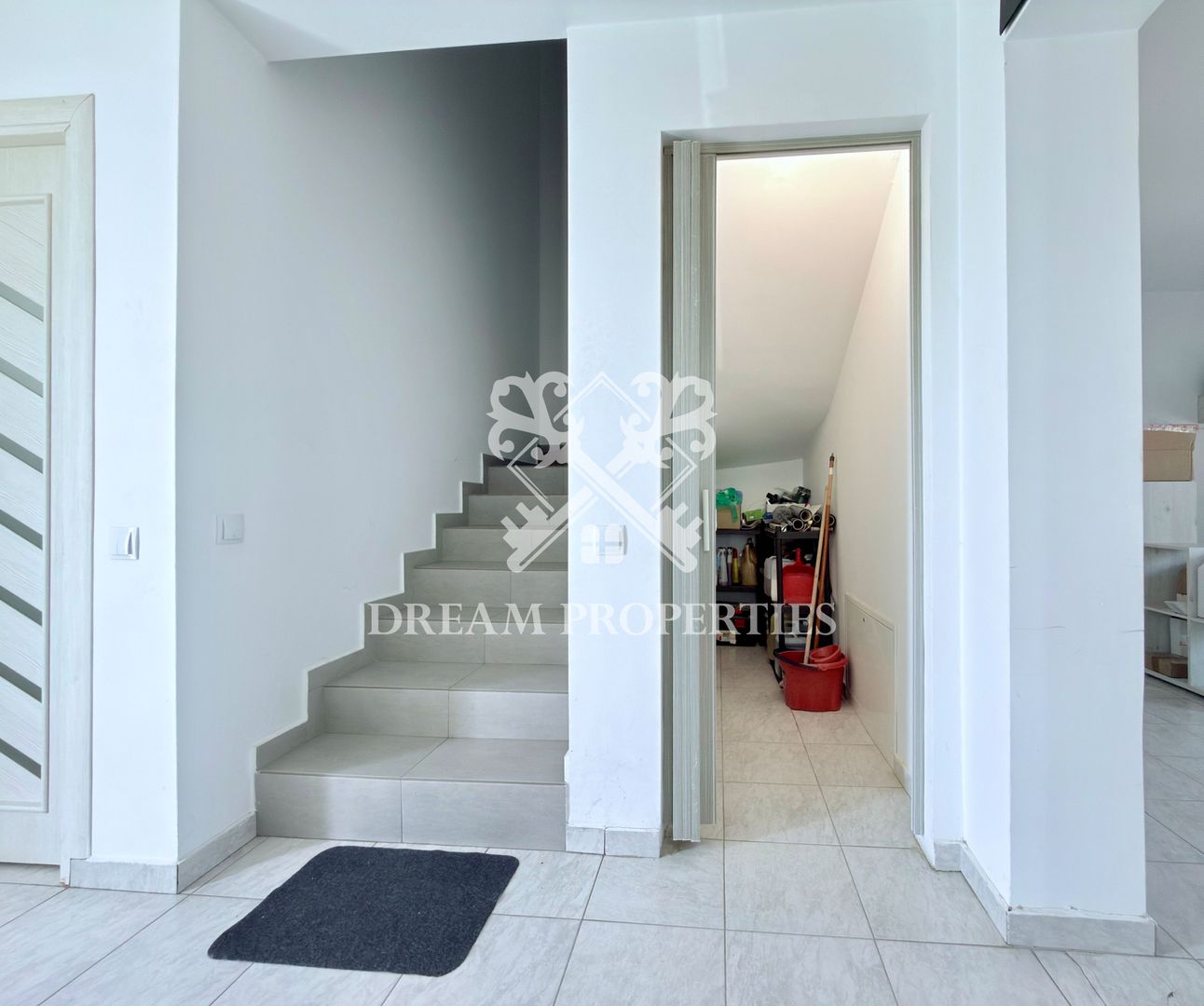 Casa tip duplex, 4 camere, 3 bai, teren 273 mp, Apahida-Sub Coasta - Poză 15