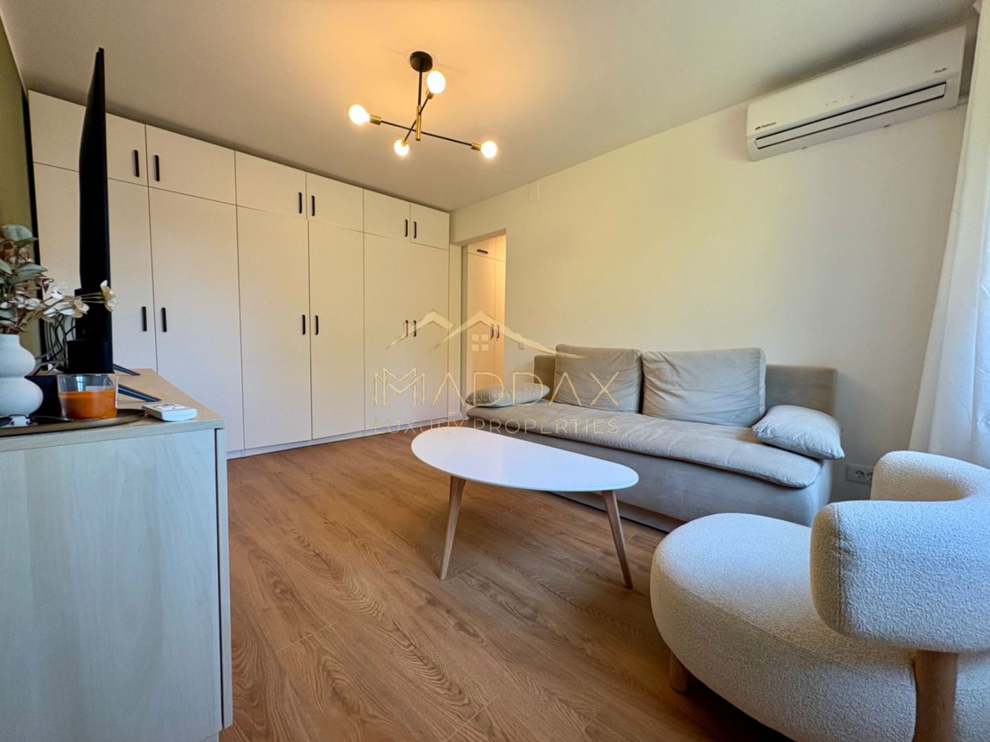 APARTAMENT 2 CAMERE - ELEGANTA & EFICIENTA in Piata Victoriei - Poză 3