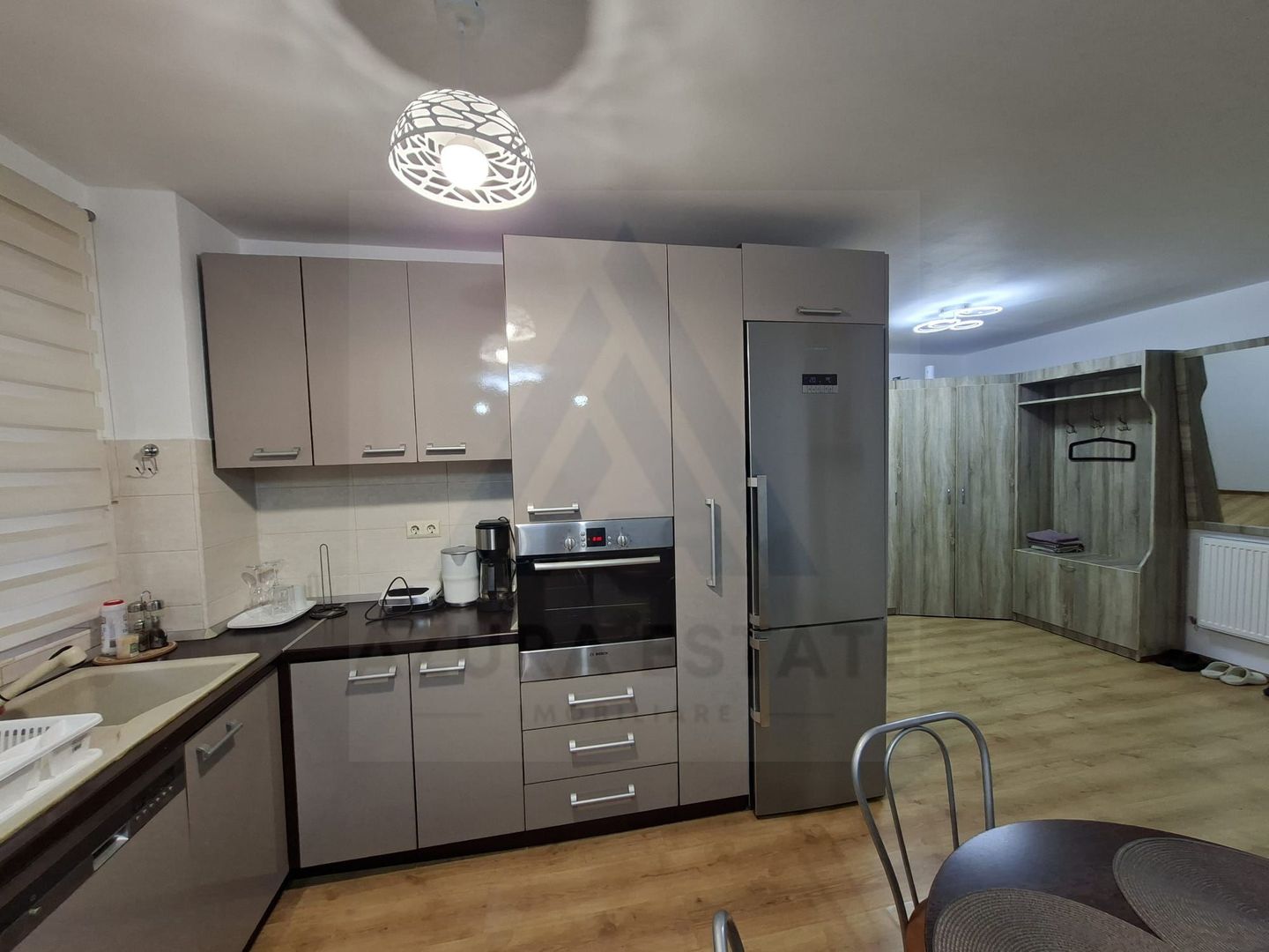 Apartament modern 3 camere 2 bai si parcare subterana in zona Rahovei - Poză 1
