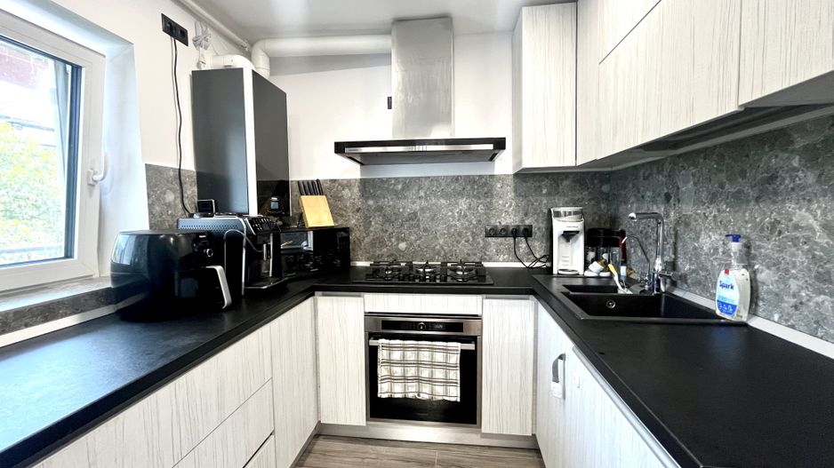 Apartament 3 camere, decomandat,  amenajat complet,  in zona Lipovei - Poză 1