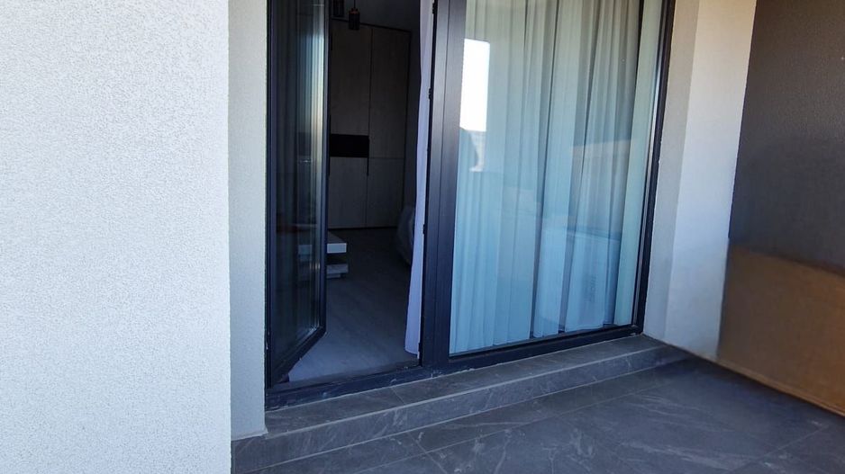 Apartament de lux cu terasa, complet utilat - Poză 14