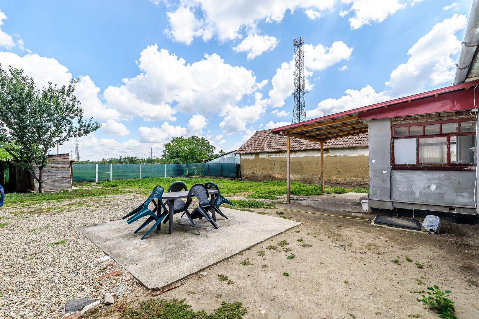 Ofertă rară! Casă cu teren generos în Poltura! - Poză 9