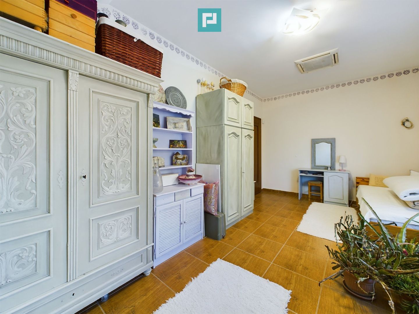 Vilă/casă cu 6 camere 400mp în Dumbrăvița - Poză 15