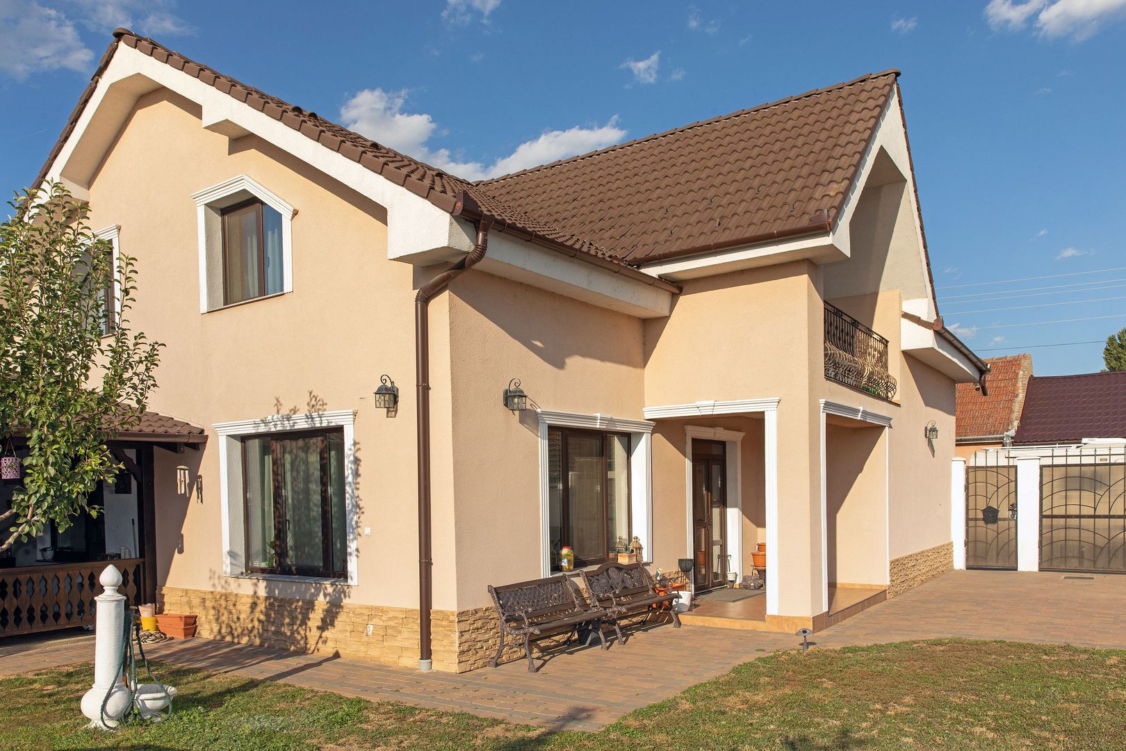 Vilă P+M, Clujului, 190 mp, teren 520 mp, singur în curte. 230 000 E - Poză 1