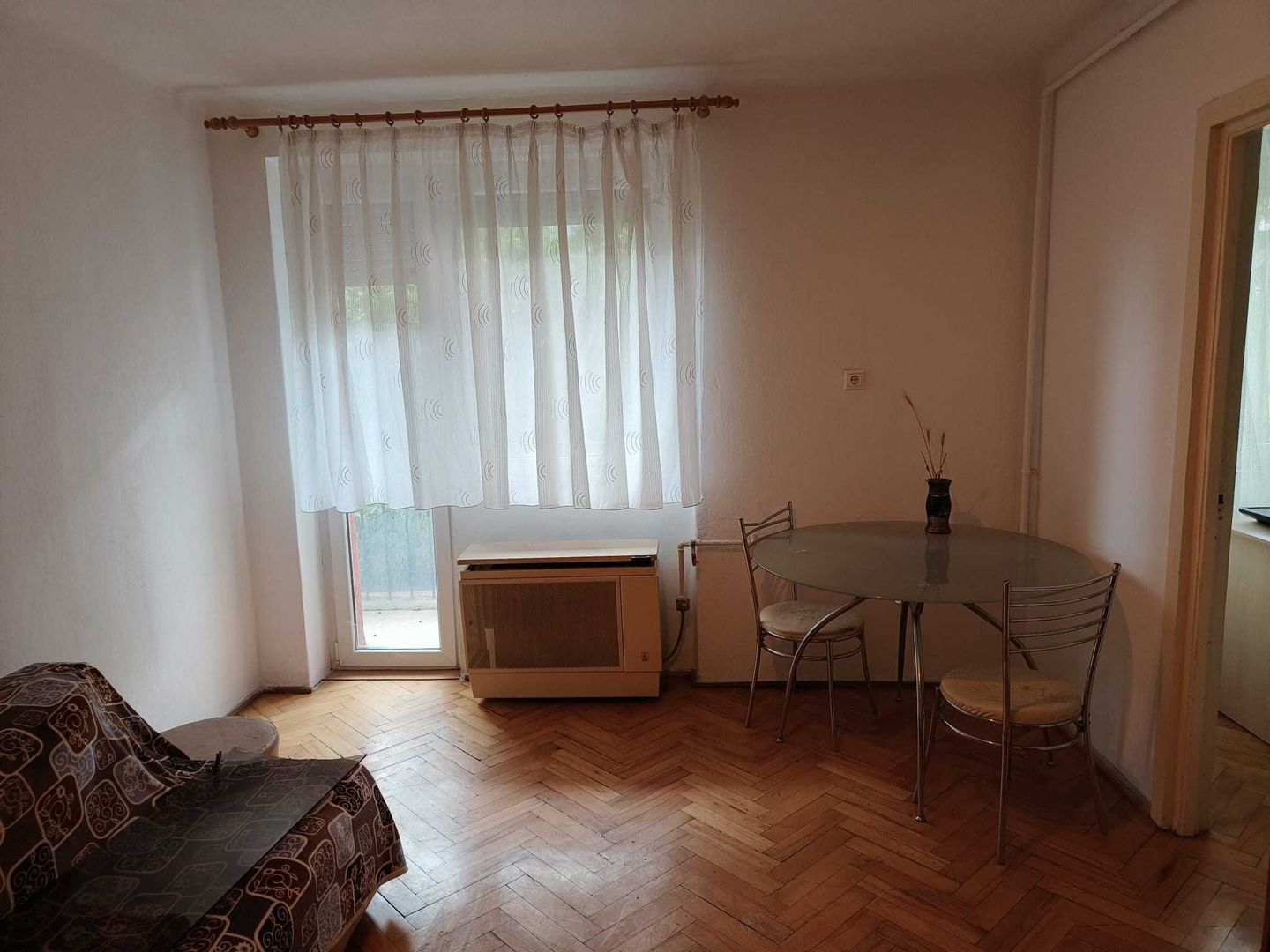 BRASADAS vinde ap 2 cam etaj 1 in zonă CENTRALA. - Poză 2