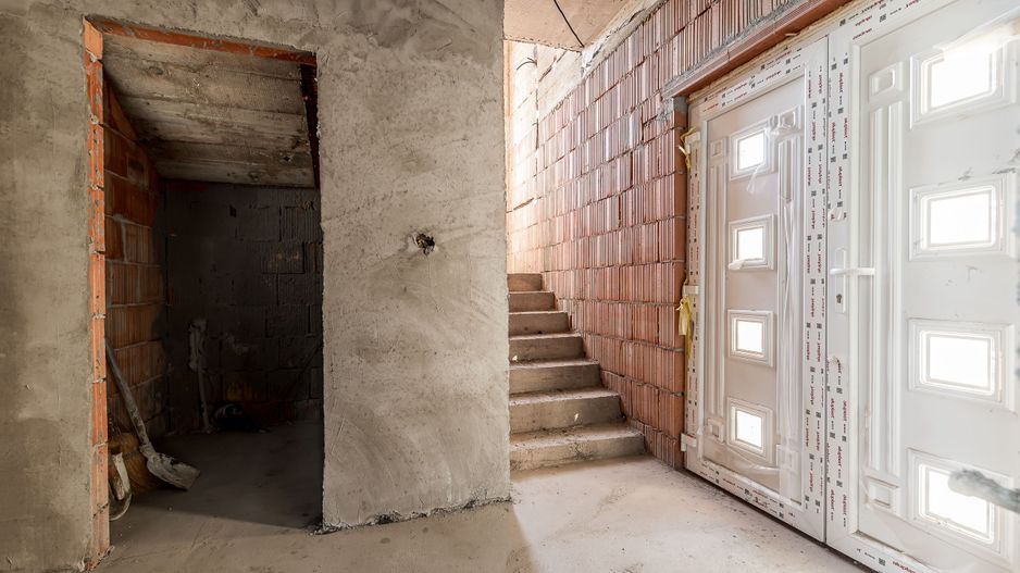 Casă Nouă cu etaj semifinalizată în Aradul Nou, zonă excelentă - Poză 5