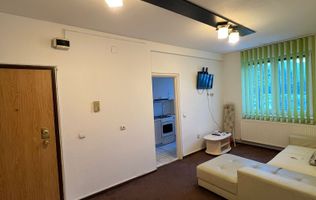 Apartament 2 camere bucatarie inchisa etaj 1 baie cu geam in Strand