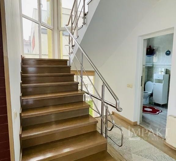 Casa deosebita cu 7 camere si piscina exterioara in cartierul Zorilor - Poză 12