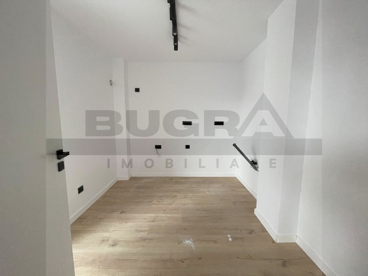 Apartament 2 camere, finisat, parcare, zona Elite - Poză 7
