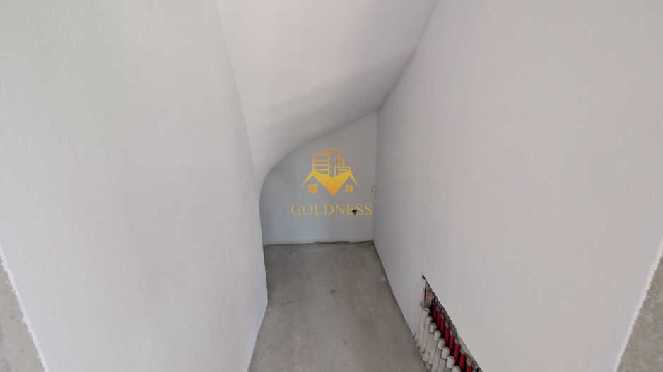 Vila, 4 Camere, Dezmir, Constructie Noua, 450 mp, 4 Bai, 2 Parcari - Poză 9