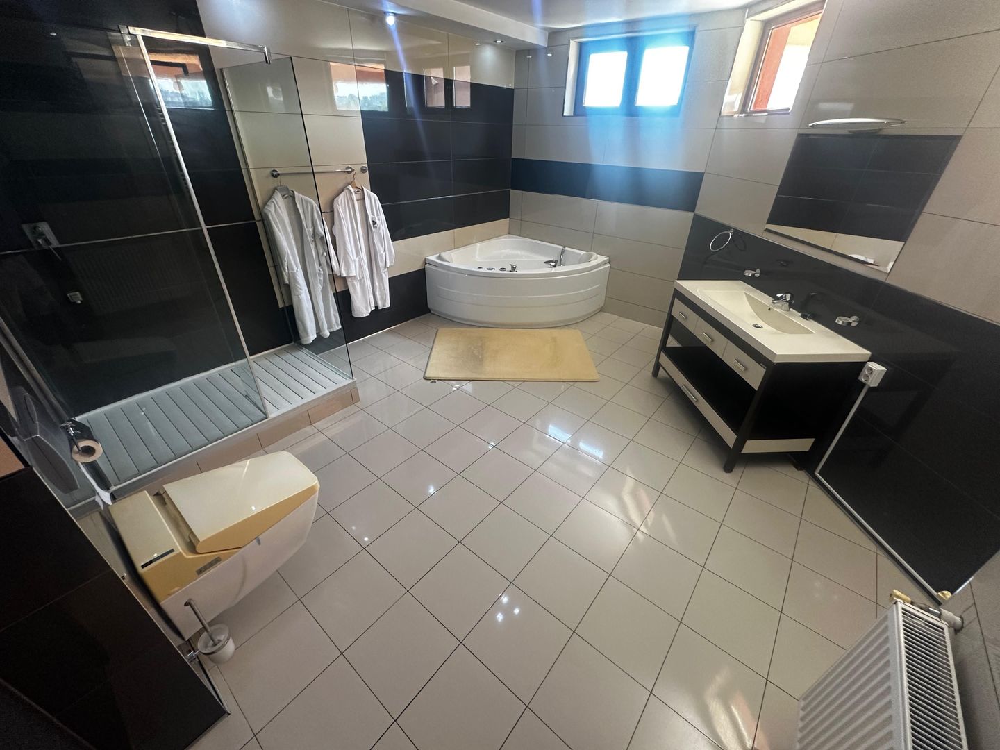 CASA INDIVIDUALA, 9 CAMERE, TEREN 475 MP, MOBILAT/UTILAT, COMIS 0% - Poză 17