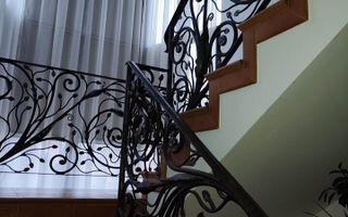 Vila 5 camere , zona Petru Rares -demisol+parter+etaj , pret negociabil ! - Poză 12