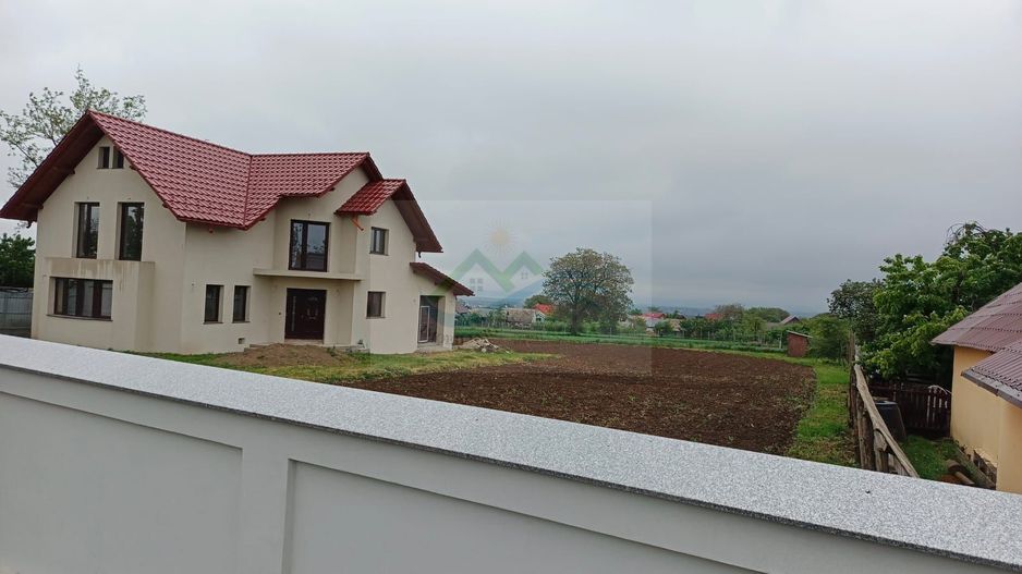 Casă/Vilă Dumbrăveni/Suceava - Poză 2