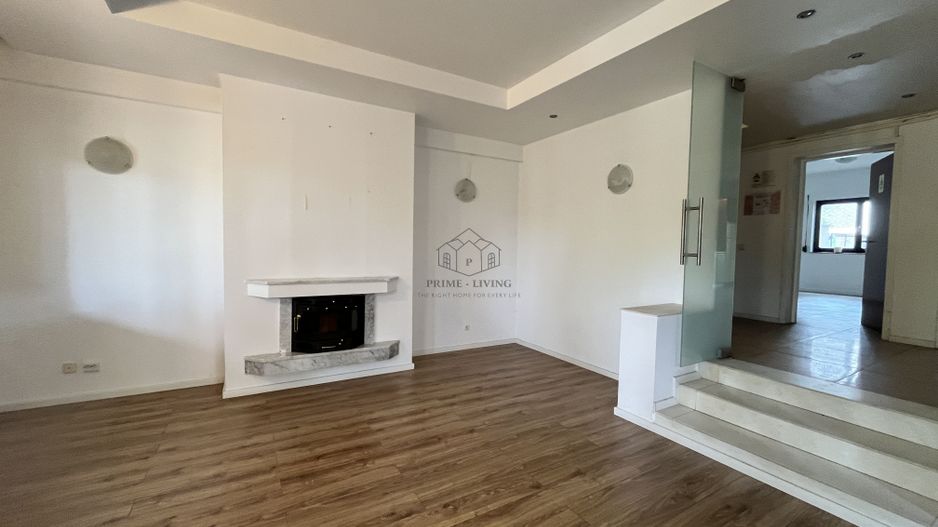 VILA CU 5 CAMERE LA INCHIRIERE PE MALUL LACULUI STRAULESTI - Poză 1