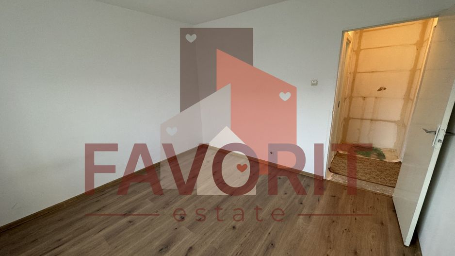 Decomandat. Model spatios. Disponibil imediat. Etaj intermediar. - Poză 14