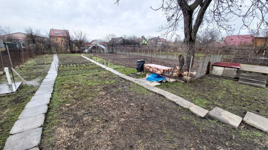 Casa de vanzare cu teren generos - Poză 11