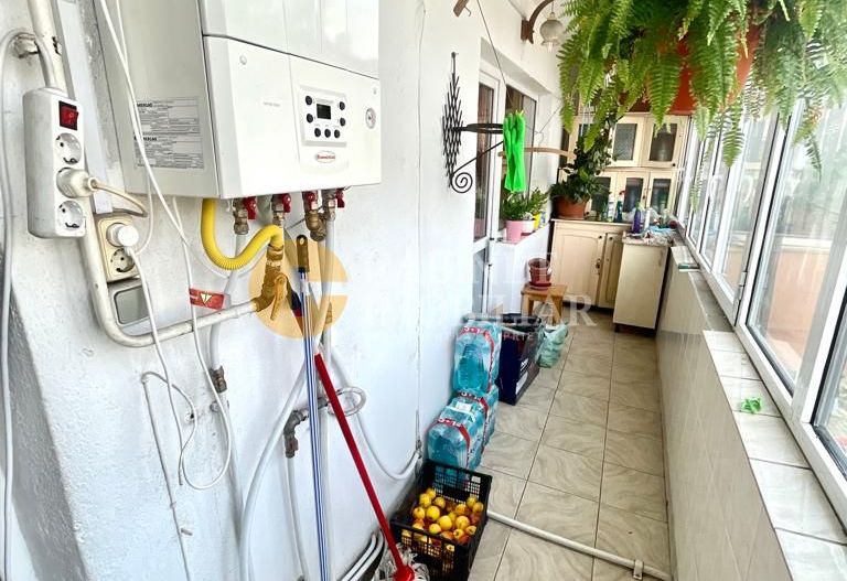 Etaj 2 Gara- Arcu Apartament 3 camere decomandat 2 bai - Poză 5