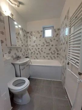 APARTAMENT MODERN RENOVAT COMPLET DRUMUL TABEREI - Poză 7