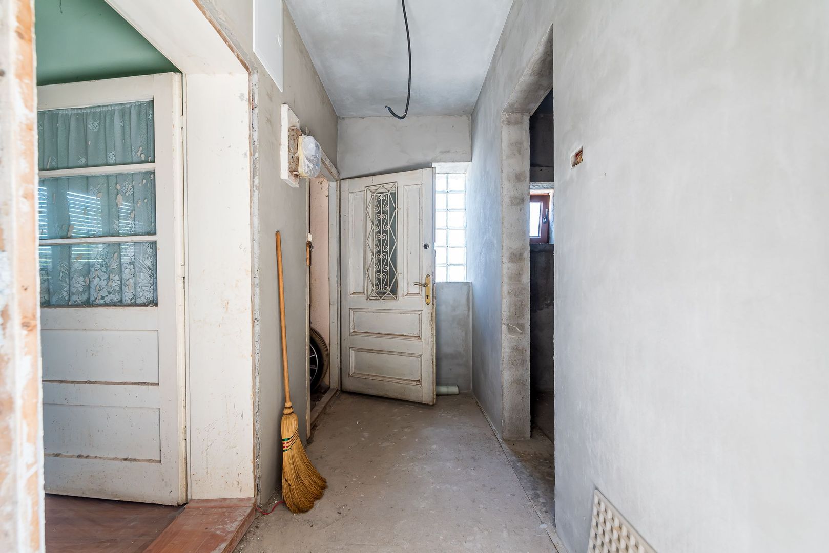Casă individuală în Aradul Nou zona Tabacovici, aproape de Mureș - Poză 9