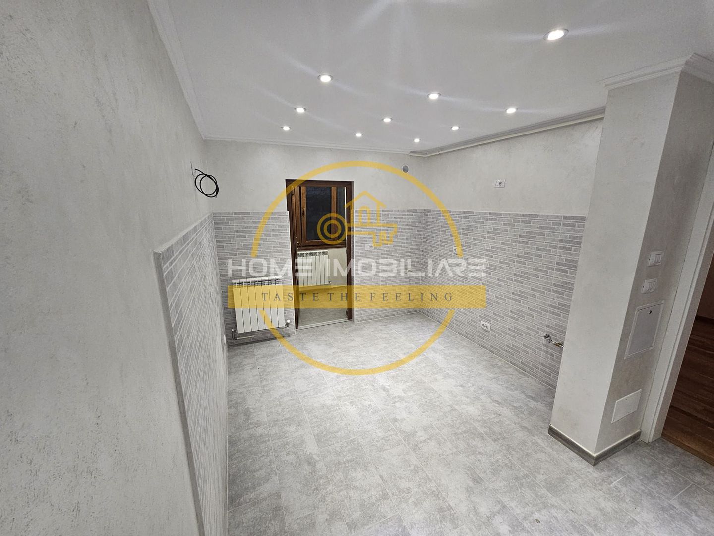 Etaj 2 Nicolina-Belvedere Apartament 2 Camere Decomandat Bloc 1984 Liber - Poză 3