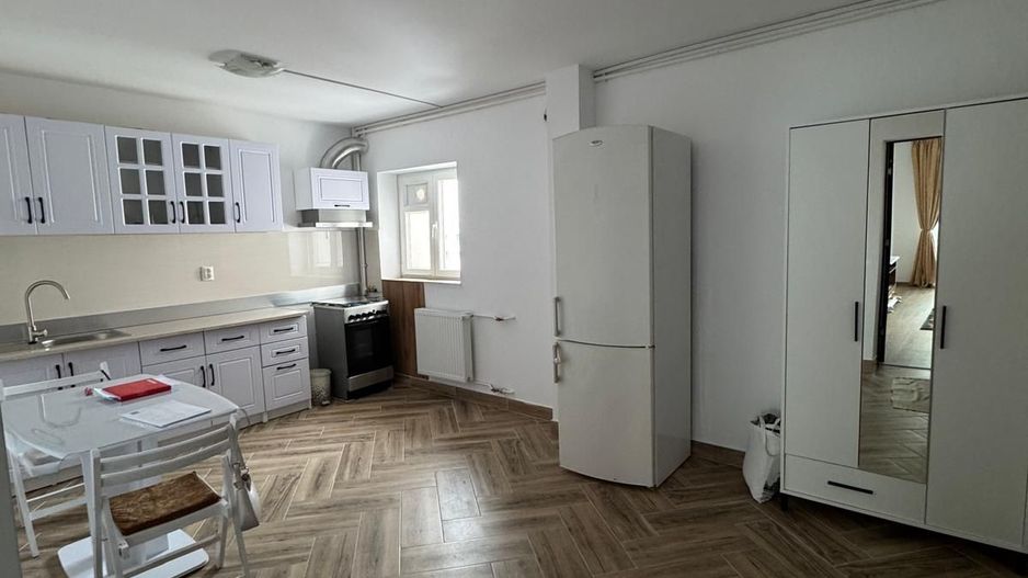 De închiriat apartament 2 camere Piața Sudului - Poză 5