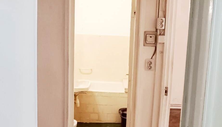 Apartament circular in cartierul astra - Poză 6