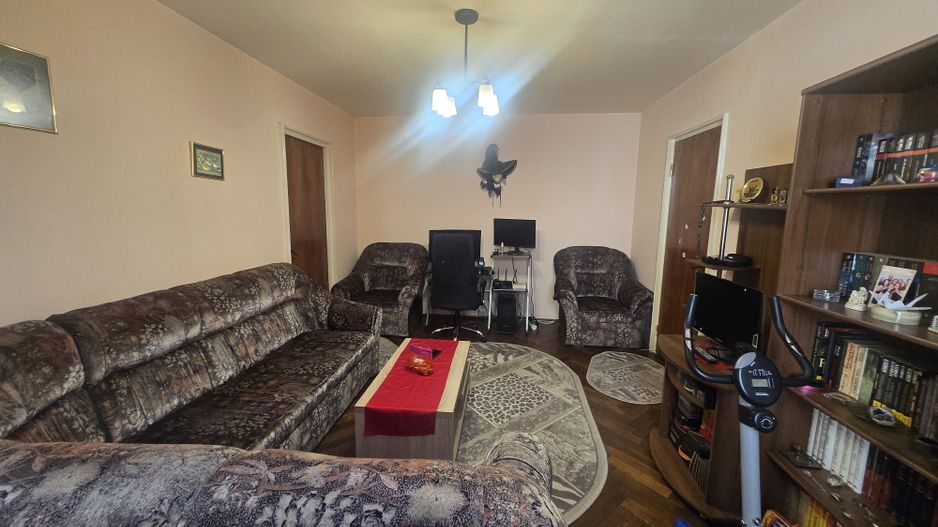 Apartament 3 camere – Etaj 1 – Zona Abator - Poză 2