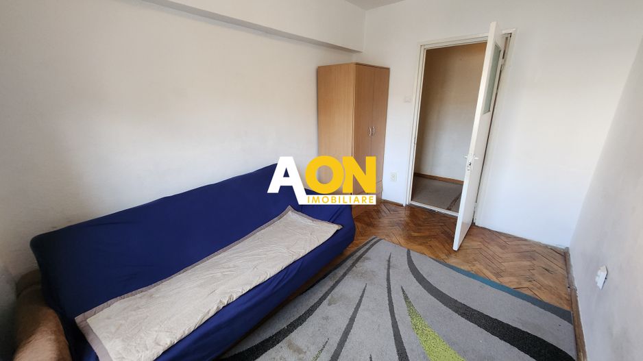 De vanzare apartament 3 camere, etaj 1, Cetate - Poză 4