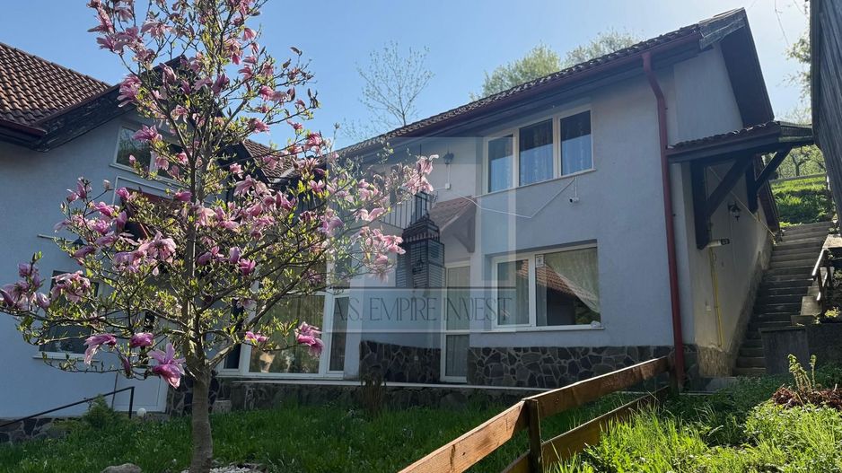 Vilă deosebită cu 6 camere în zona Şchei, Braşov - Poză 1