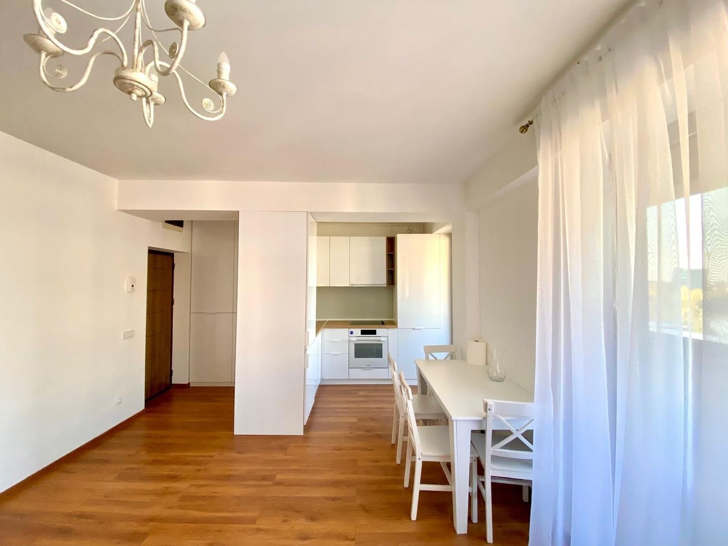 Apartment 2 camere vedere Lac Pipera zona Pipera Plaza Rond OMV - Poză 1
