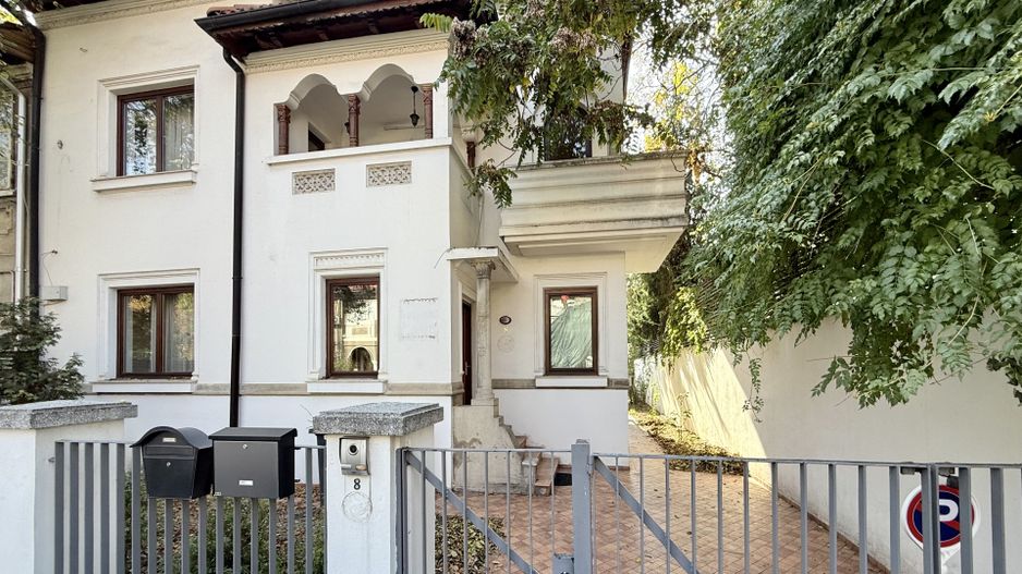 Vilă superbă | Cotroceni | 8 camere terasă și grădină - Poză 1
