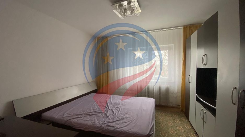 APARTAMENT 3 CAMERE CHIRIE 1 MAI CIUPERCA - Poză 1