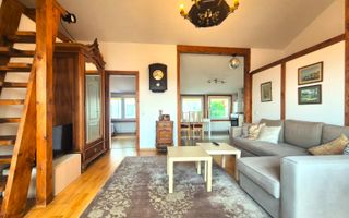 Apartament in casă, într-o zonă exclusivistă, priveliște deosebită. - Poză 2