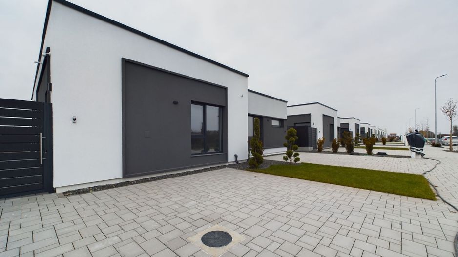 Duplex modern, pe parter, amplasat într-o zonă liniștită din Moșnița Nouă - Poză 8