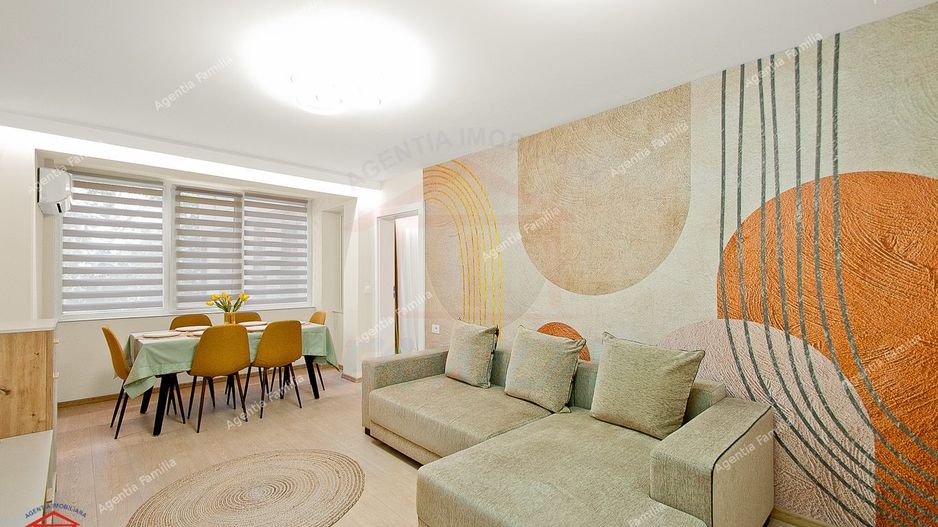 Inchiriere apartament 3 camere decomandat zona centrala - Poză 1