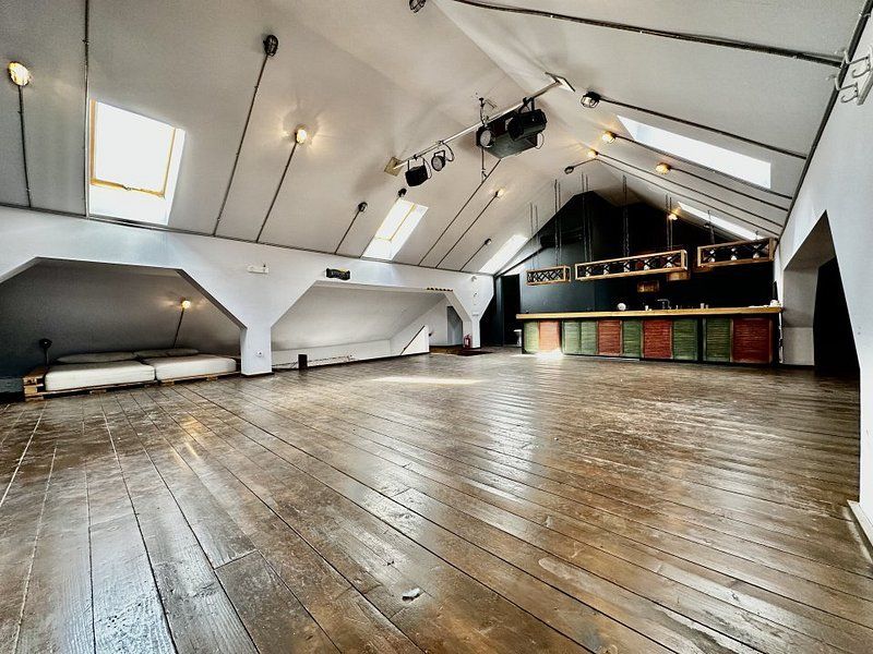 Birou inedit, complex în Piața Unirii - Poză 1