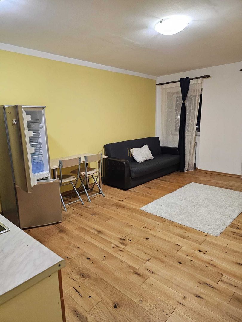 Garsoniera spatioasa la etaj intermediar, bloc cu Lift, Zona Broscarie - Poză 4