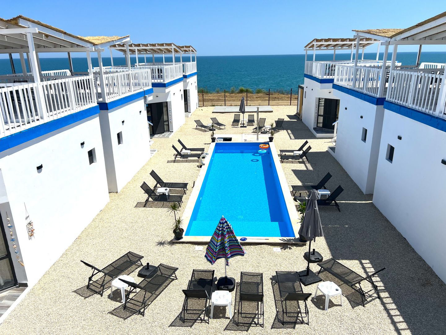 10 Casute Greek Bungalows , Piscina, la Malul Marii, Afacere la Cheie - Poză 1