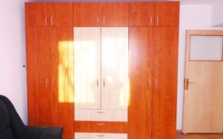 Apartament cu 3 camere mobilate,cartier Tractoru - Poză 5