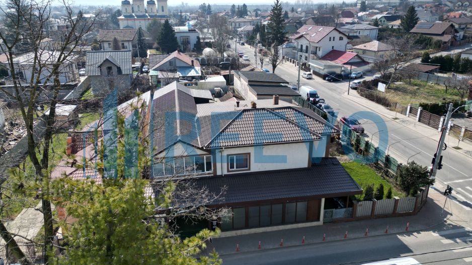 Clădire și teren pentru investiție, central Roman - Poză 71