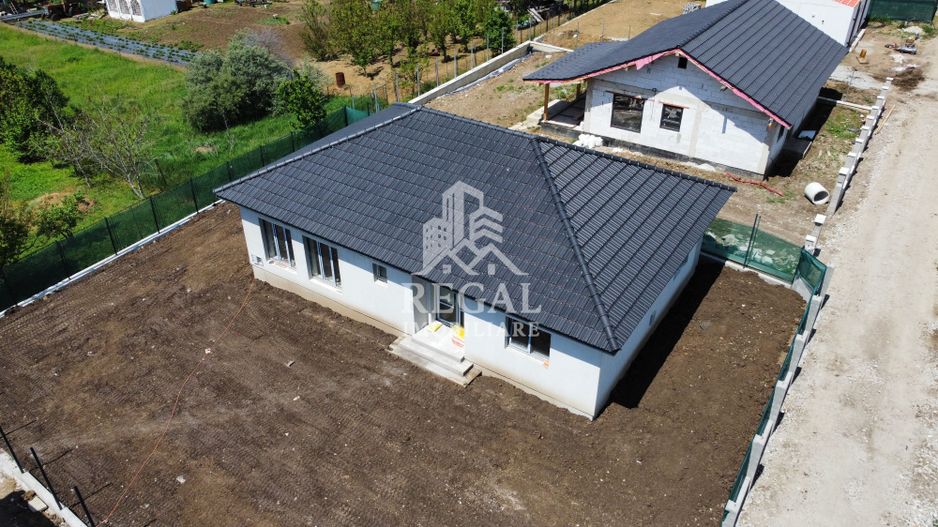 Casă de vânzare în Buituri – ideală pentru personalizare - Poză 11