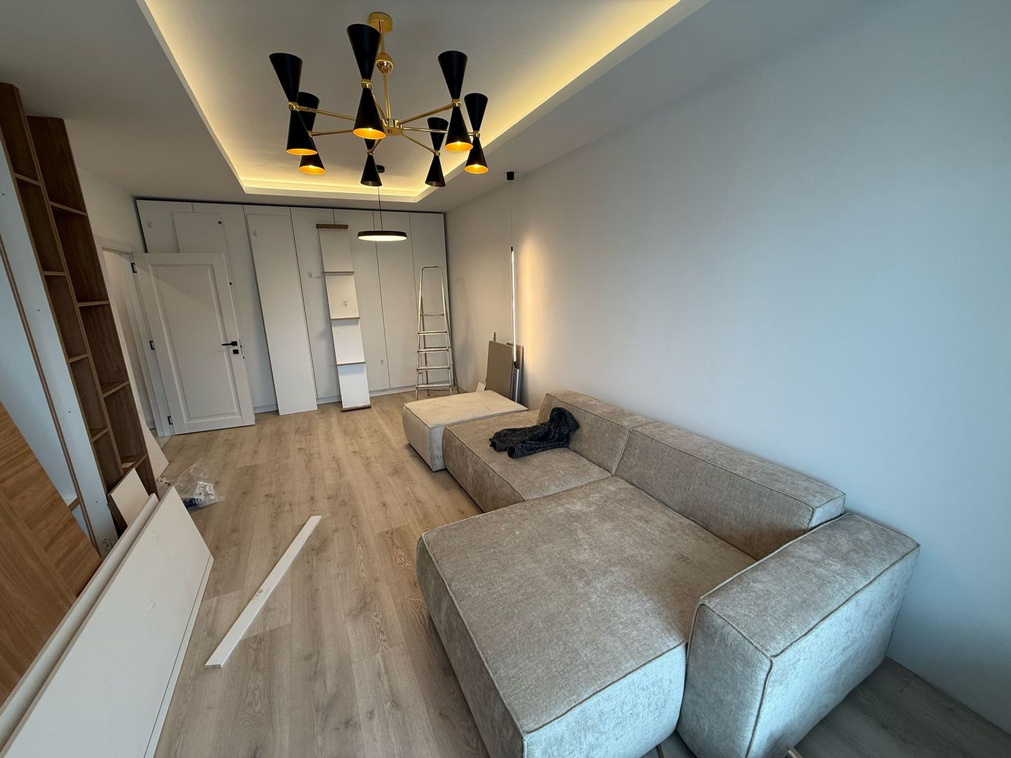 De vanzare | Apartament GRI 2 camere | Exigent Faza 5 | Lujerului - Poză 1