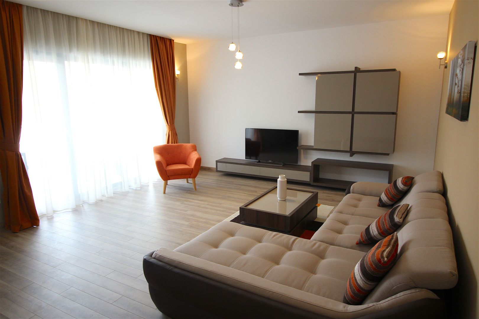 Apartament cu 3 camere de închiriat în zona Nord - Poză 3