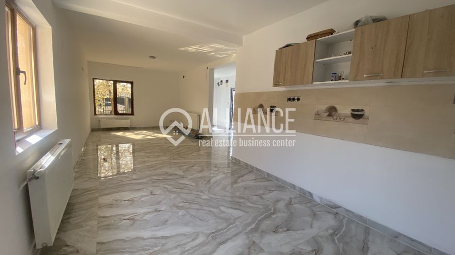 VALU LUI TRAIAN(COD 07) -Casa P+M 5 camere cu teren de 300 mp - Poză 8