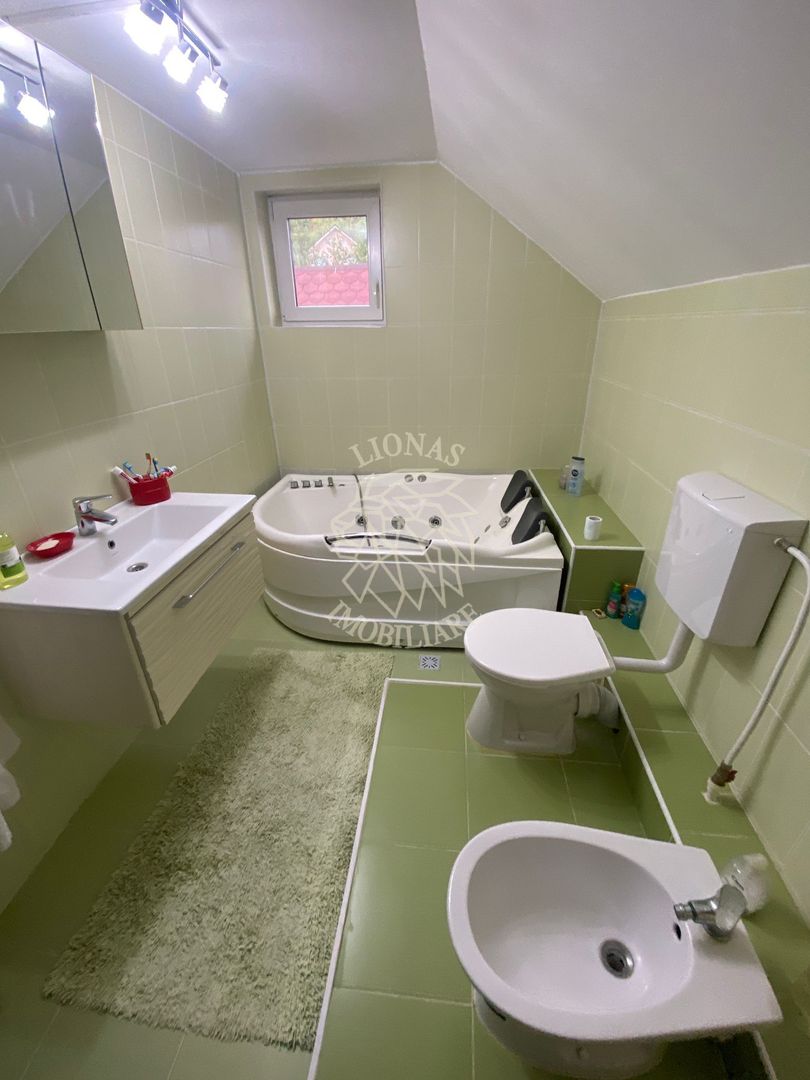 Casa 210 mp-garaj-curte amenajata-panouri solare-Ghinda - Poză 5