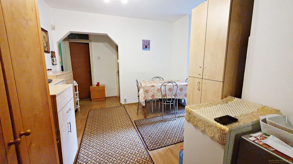 Zizinului apartament pretabil birouri sau locuit comision 0 - Poză 4