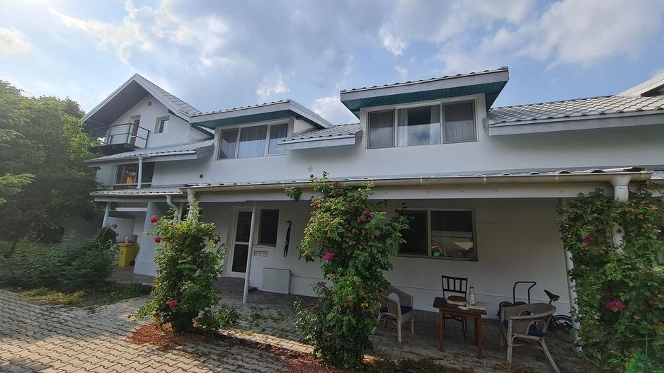 Casa in zona centralain vecinatatea padurii - Poză 3