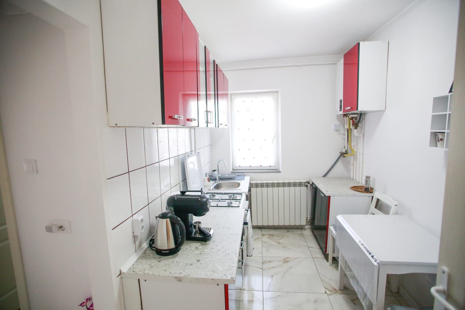 Propietar vand apartament 2 camere decomandat renovat/utilat complet - Poză 2